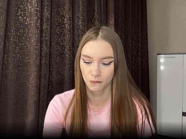 LovestTrisha webcam
