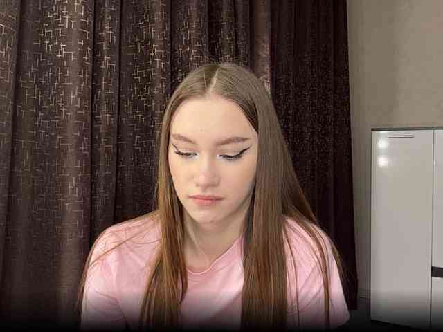 LovestTrisha webcam
