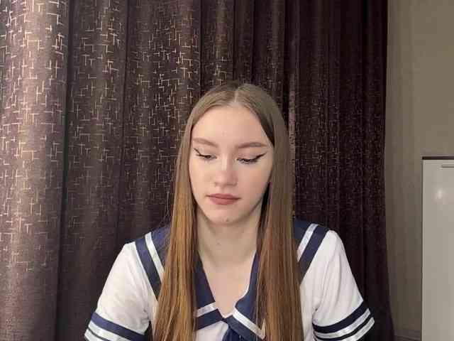 LovestTrisha webcam