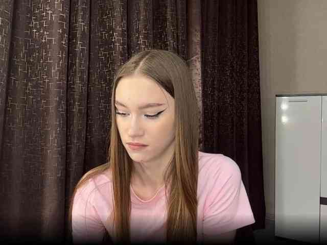 LovestTrisha webcam