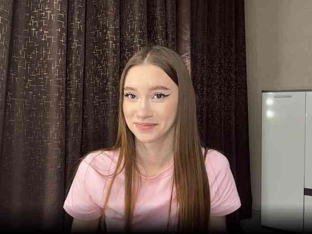 LovestTrisha webcam
