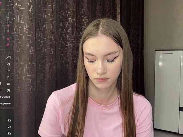 LovestTrisha webcam