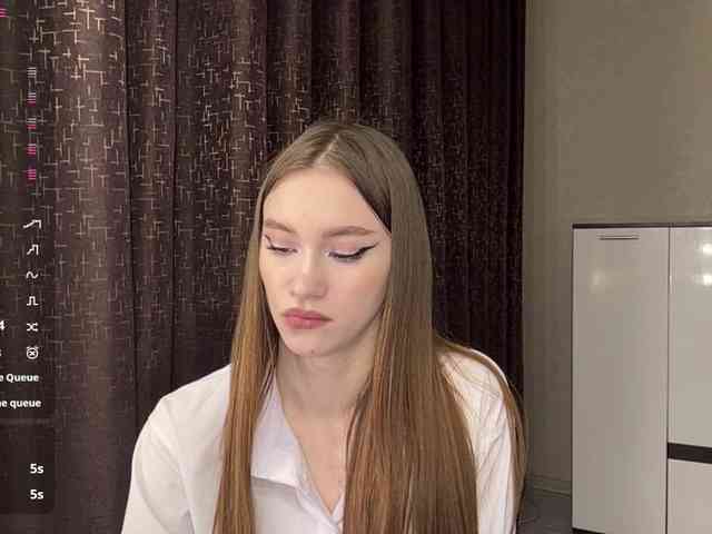LovestTrisha webcam