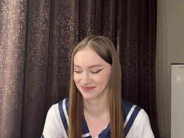 LovestTrisha webcam