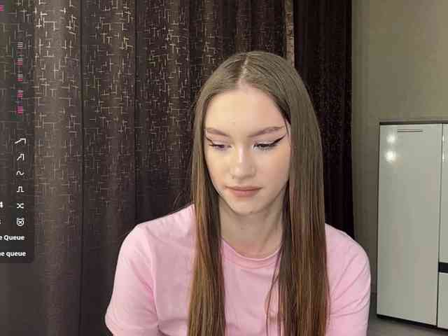 LovestTrisha webcam