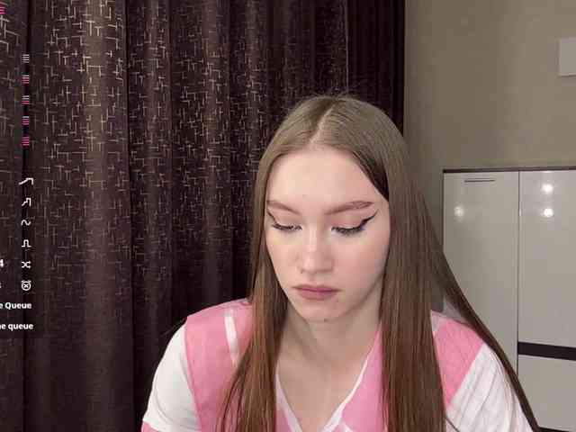 LovestTrisha webcam