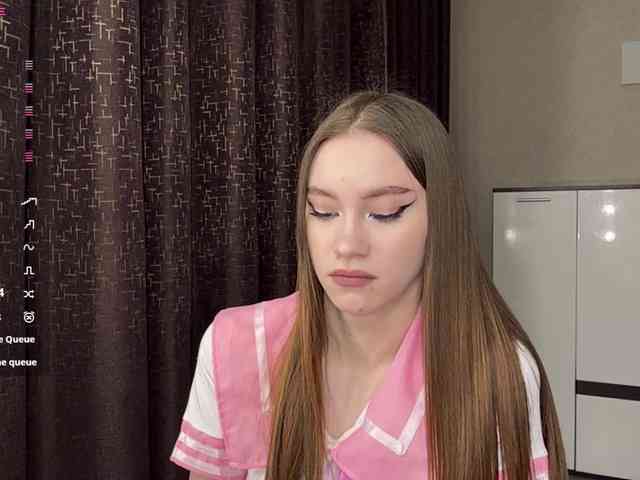 LovestTrisha webcam