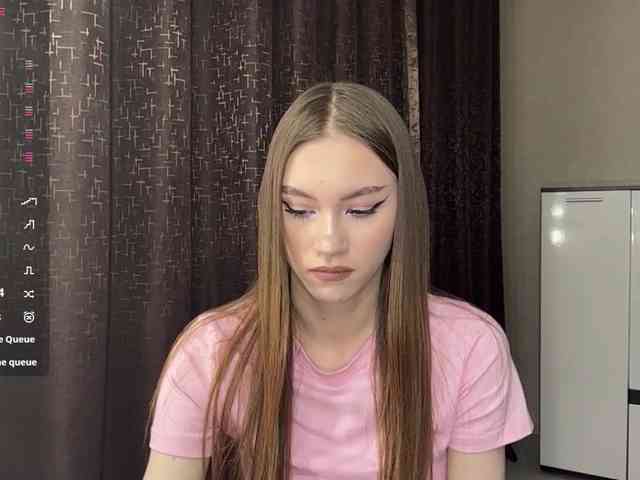 LovestTrisha webcam