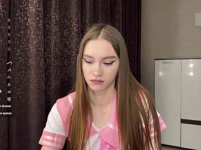 LovestTrisha webcam