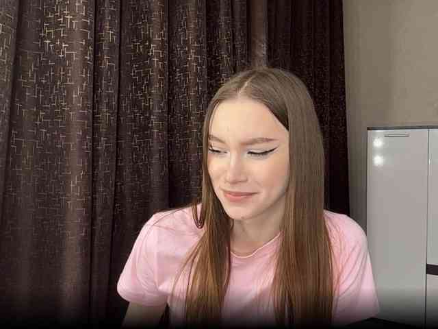 LovestTrisha webcam