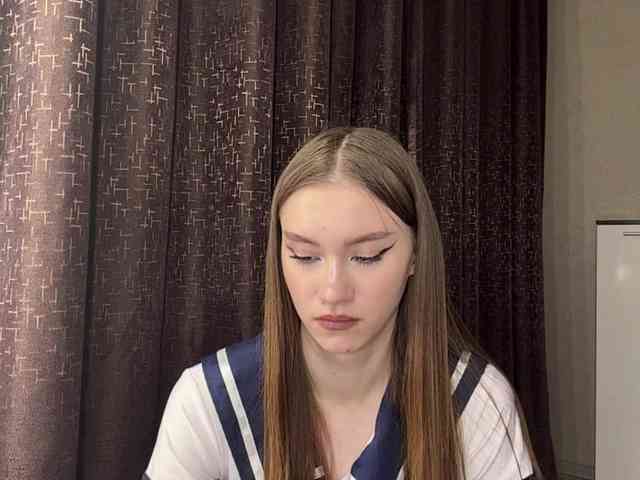 LovestTrisha webcam