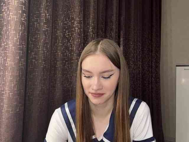 LovestTrisha webcam
