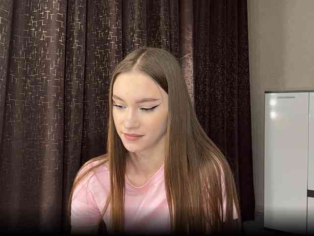 LovestTrisha webcam