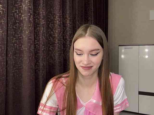LovestTrisha webcam