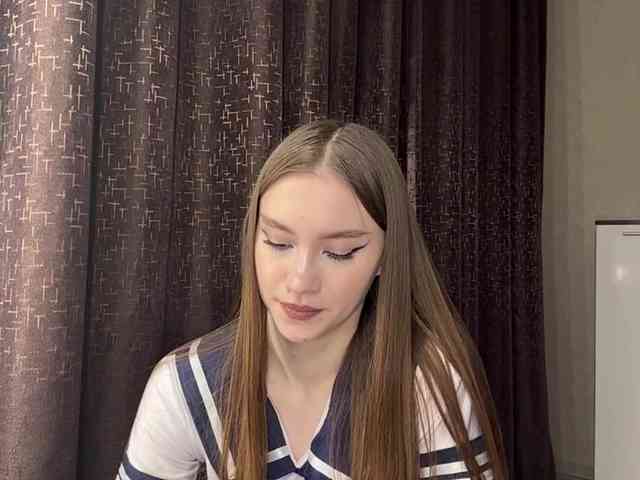 LovestTrisha webcam