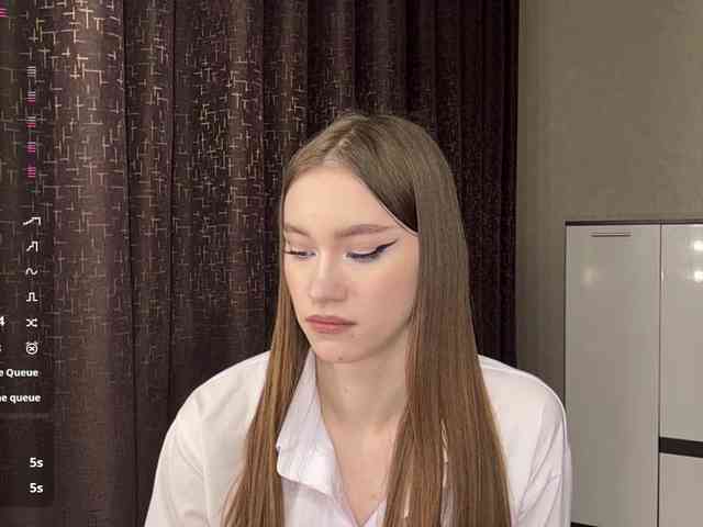 LovestTrisha webcam