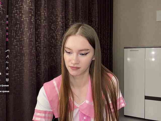 LovestTrisha webcam