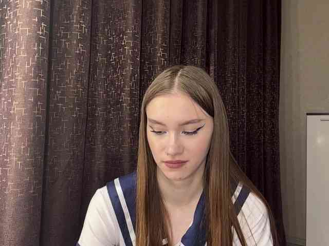 LovestTrisha webcam