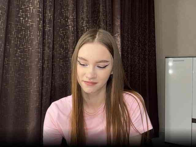 LovestTrisha webcam