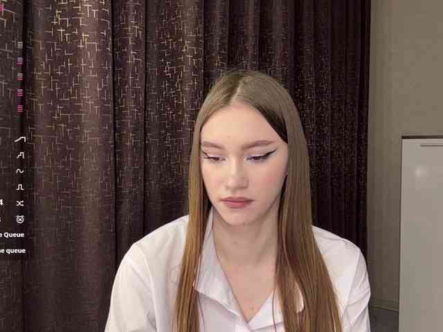 LovestTrisha webcam