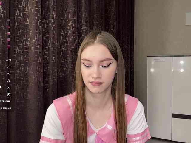 LovestTrisha webcam
