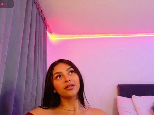 MelaniieJ01 live cam on BongaCams