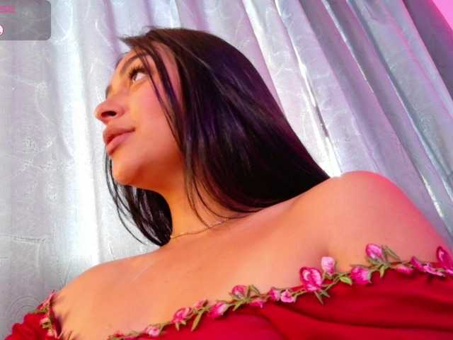 MelaniieJ01 live cam on BongaCams