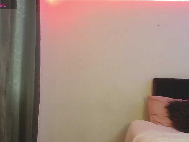 MelaniieJ01 live webcam show