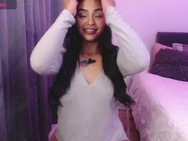 MelaniieJ01 live cam on BongaCams