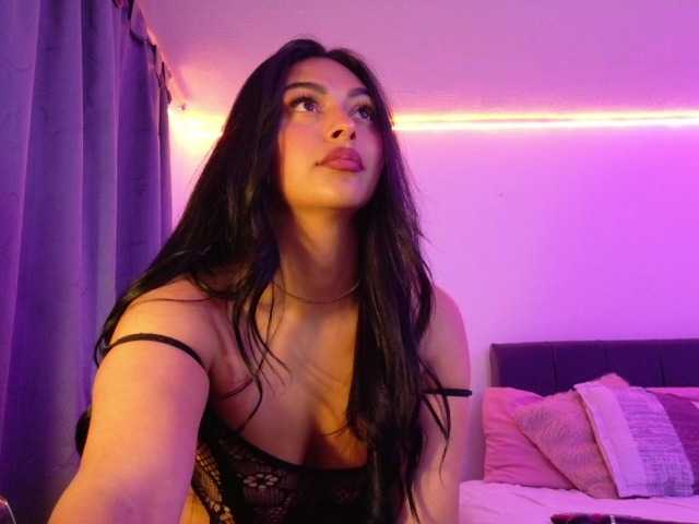 MelaniieJ01 live cam preview