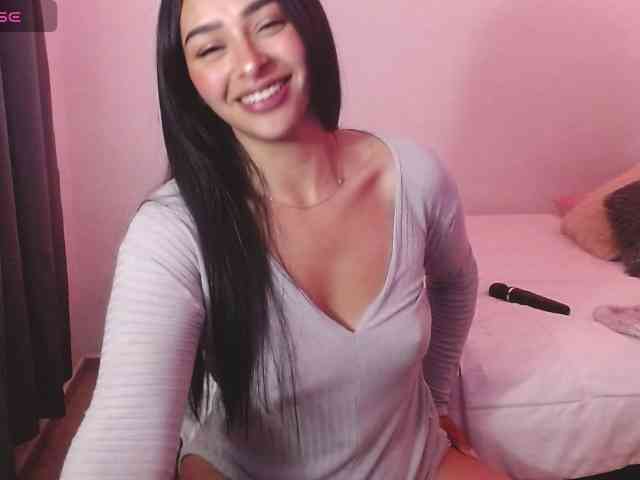 MelaniieJ01 Live Webcam on BongaCams