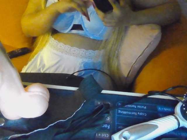 JulieJoe live cam on BongaCams