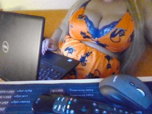 JulieJoe live cam on BongaCams