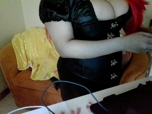 JulieJoe live cam on BongaCams