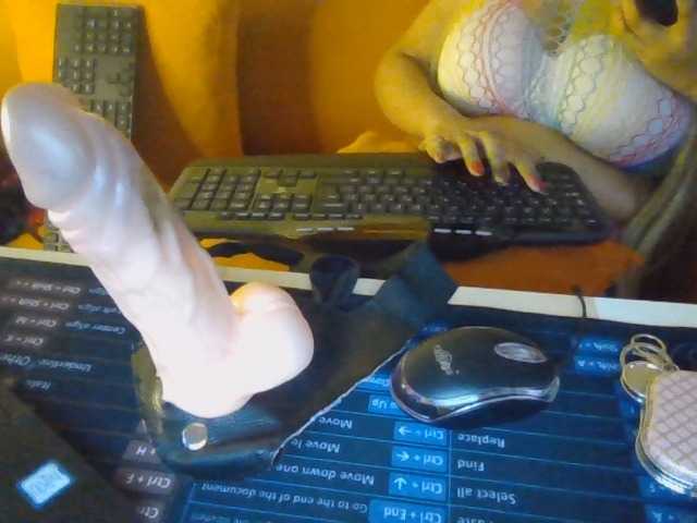 JulieJoe live cam on BongaCams