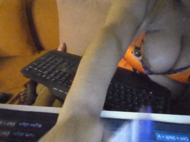 JulieJoe live cam on BongaCams