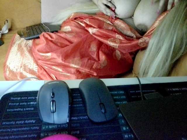 JulieJoe live cam on BongaCams