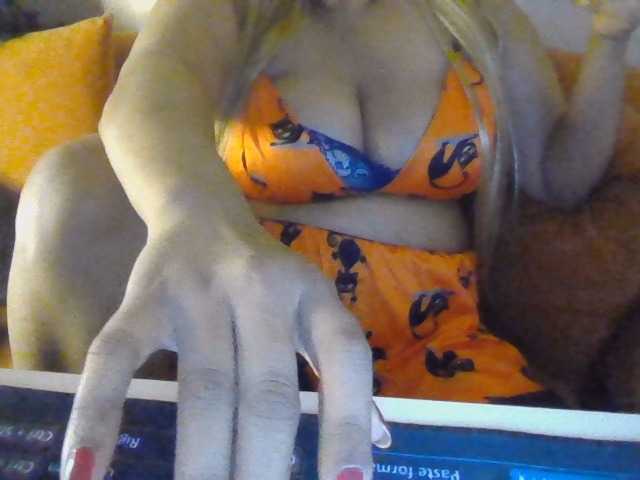 JulieJoe live cam on BongaCams