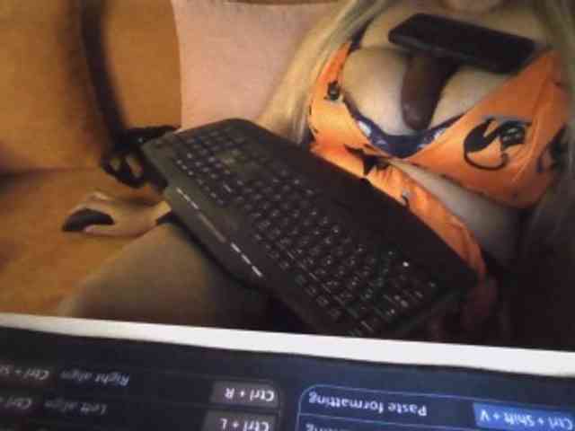 JulieJoe webcam