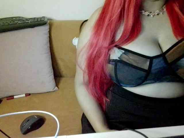 free nude cam JulieJoe