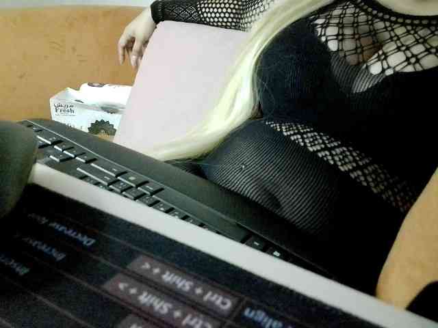 JulieJoe Live Webcam on BongaCams