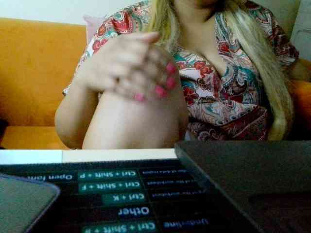 JulieJoe webcam