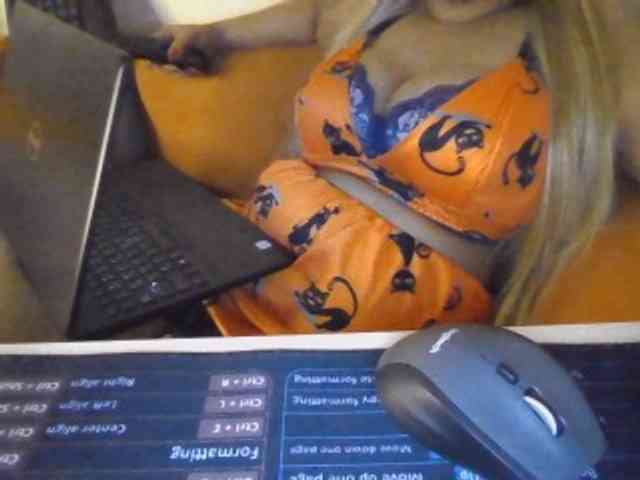JulieJoe webcam