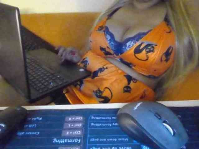 JulieJoe webcam
