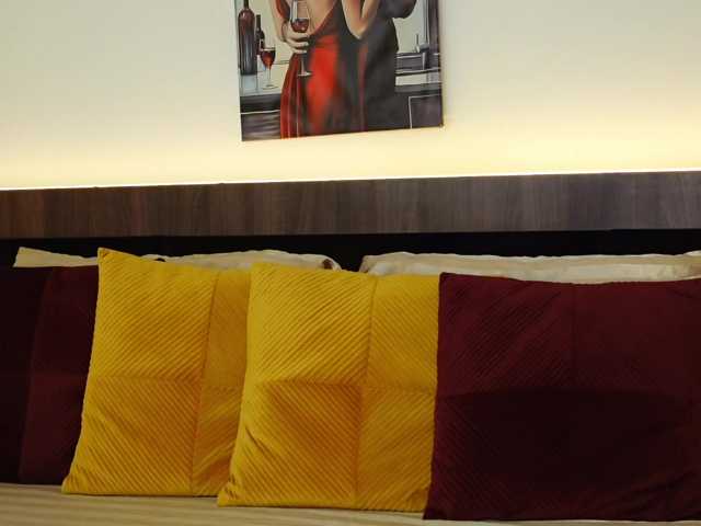 TanyaJade88 live cam on BongaCams