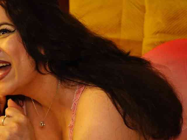 TanyaJade88 webcam