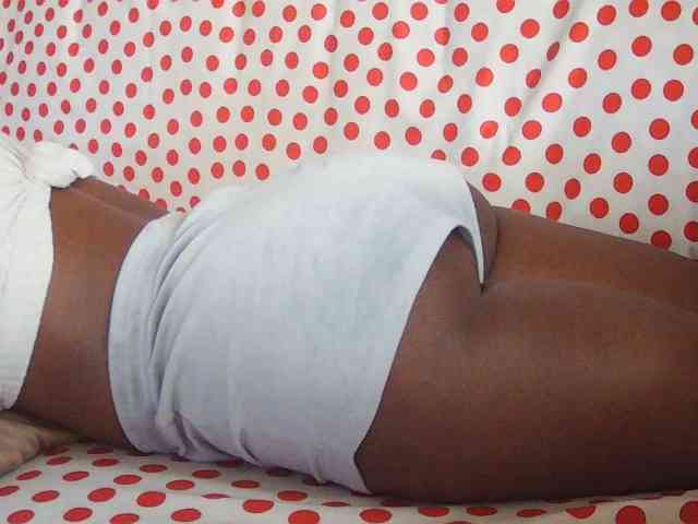 AyaBloom webcam