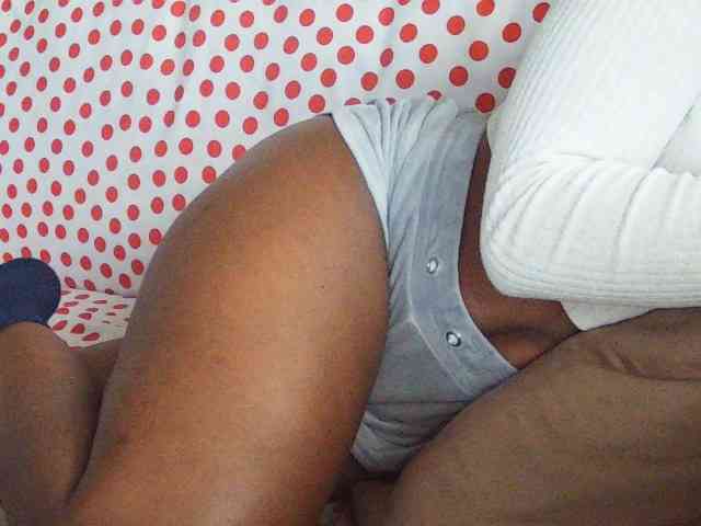 AyaBloom webcam
