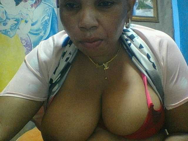 Amanah's BongaCams show and profile