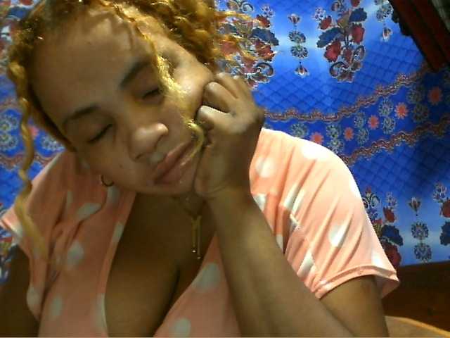 Amanah live cam on BongaCams